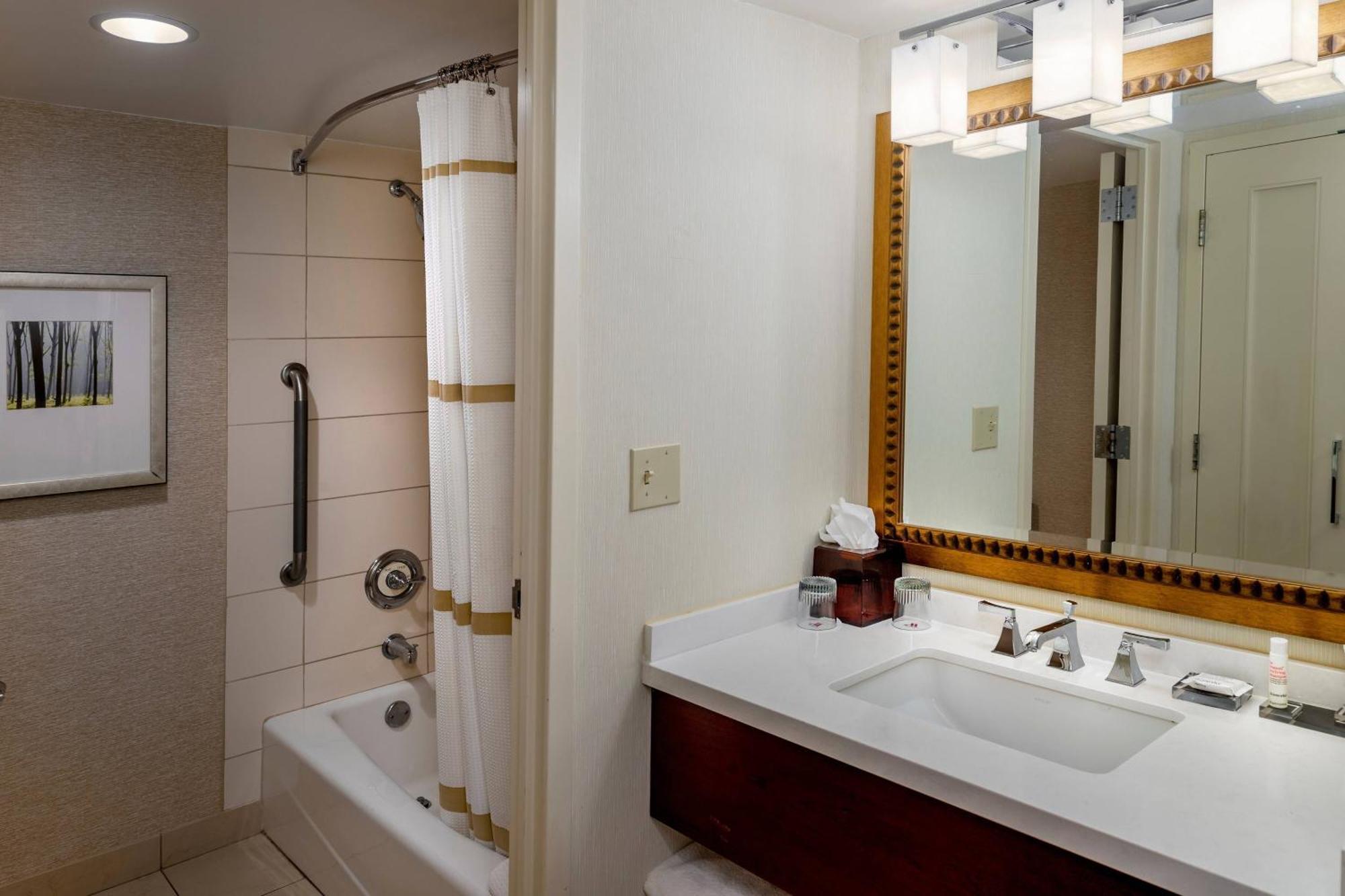 Marriott St. Louis West Hotell Chesterfield Exteriör bild